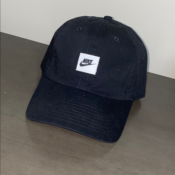 Nike cap - Picture 1 of 2